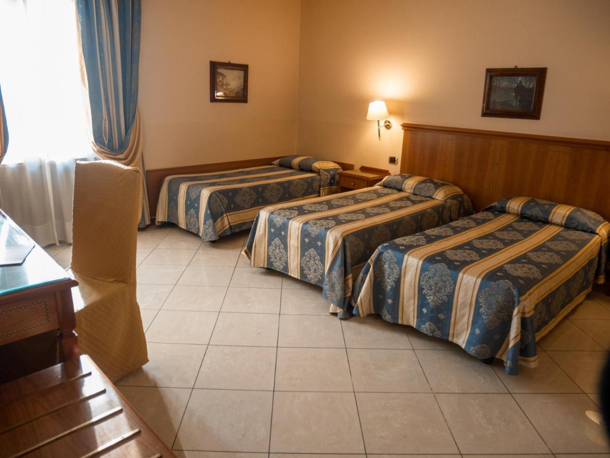 Dipendenza Hotel Londra Alessandria Bagian luar foto