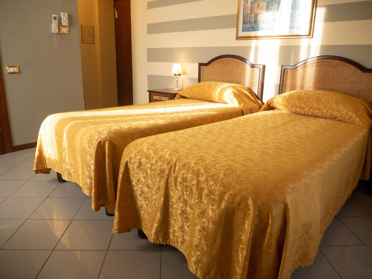 Dipendenza Hotel Londra Alessandria Bagian luar foto